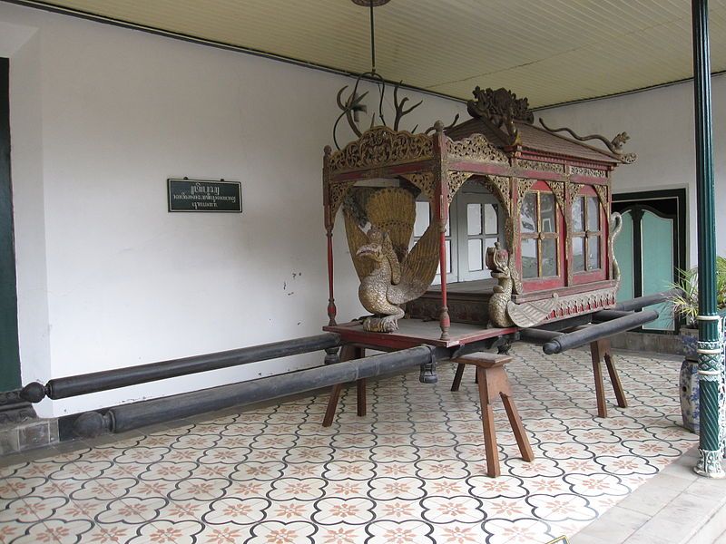 File:Kraton Yogyakarta 19.JPG