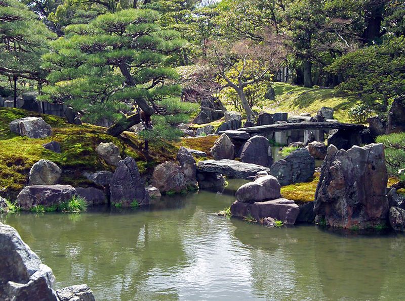 File:NijojoGarden3303.jpg