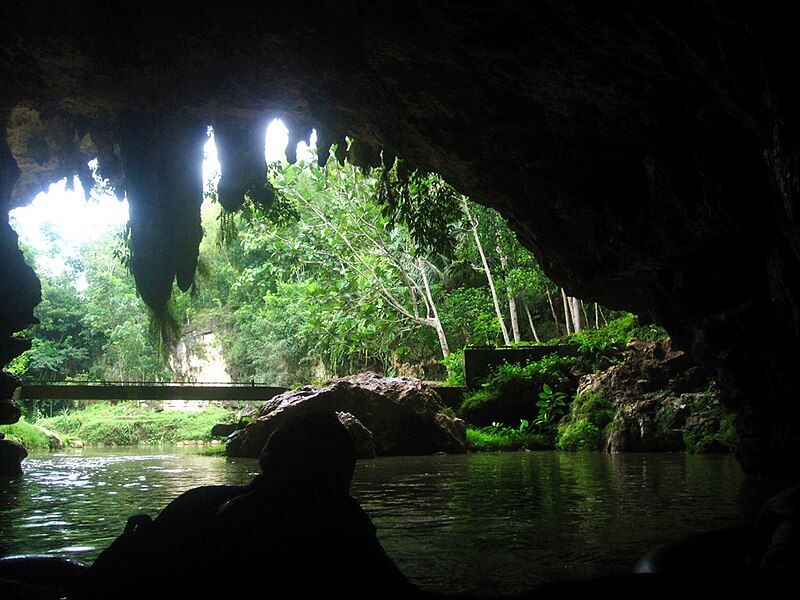 File:Pindul Cave, Indonesia.JPG