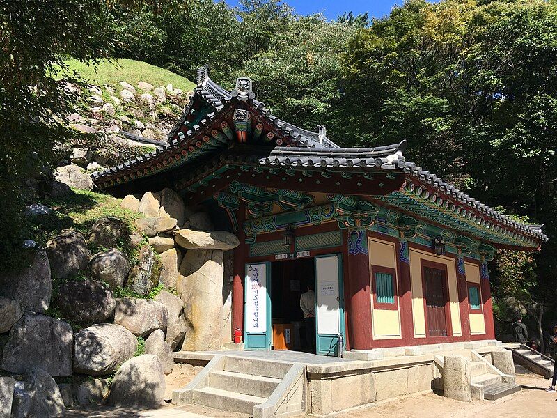 File:Seokguram shrine.jpg