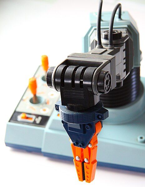 File:TOMY Armatron 5.jpg