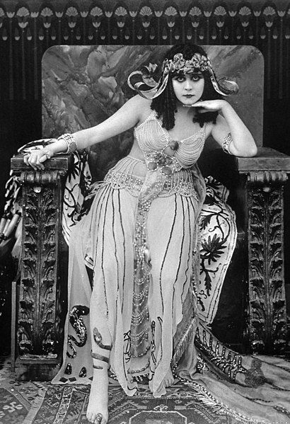 File:Theda-bara-cleopatra.jpg