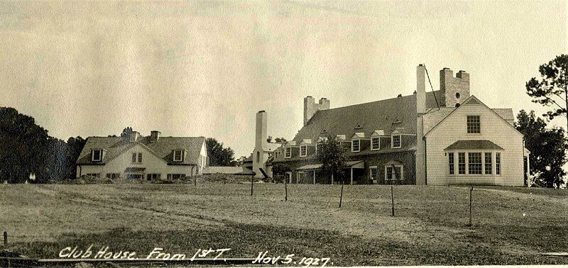 File:Yeamans Hall Clubhouse.jpg