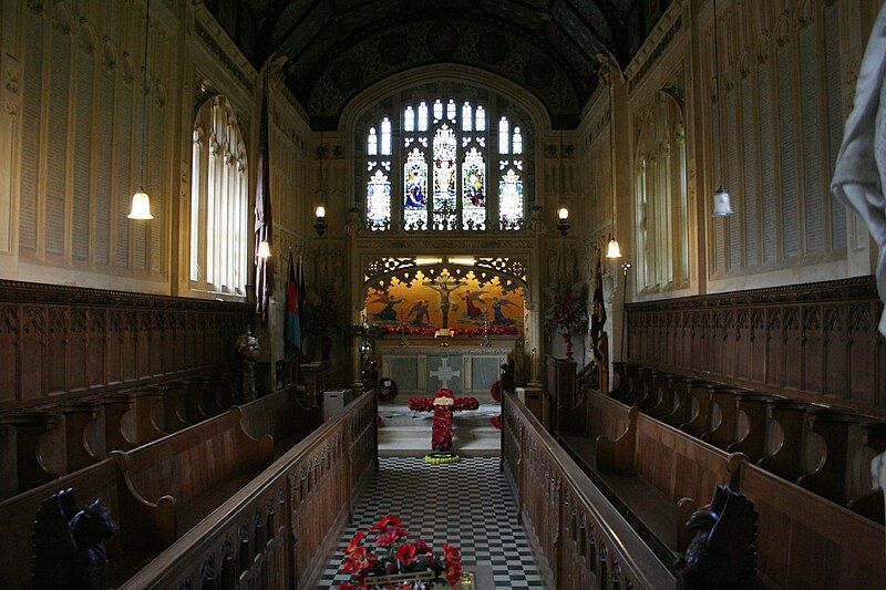 File:Carisbrooke Castle chapel.jpg