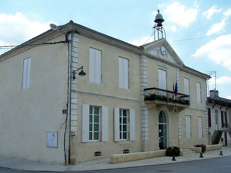 File:Castets-en-Dorthe Mairie.jpg