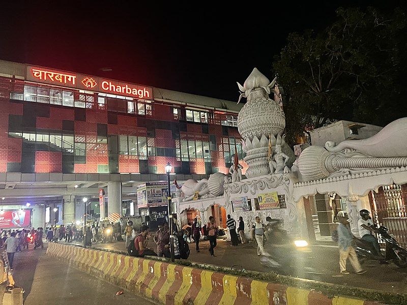 File:Charbagh metro station.jpg