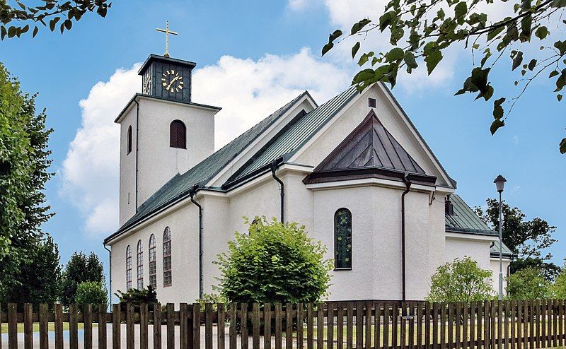 File:Emmaboda kyrka 05.jpg