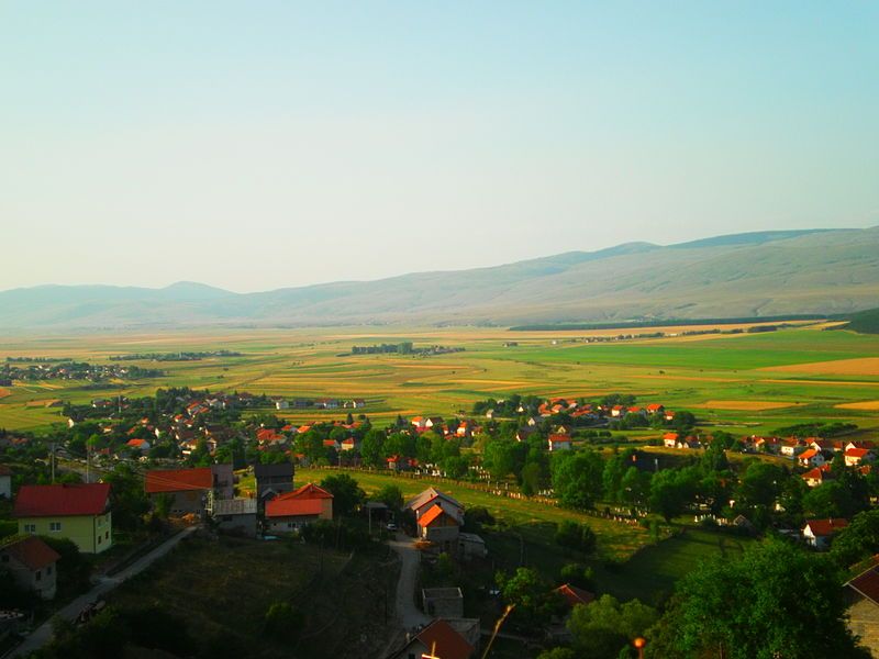 File:Glamoč Field.JPG