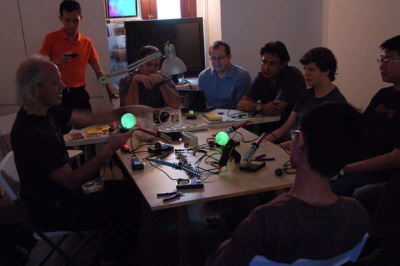 File:Hackerspaceworkshop.jpg