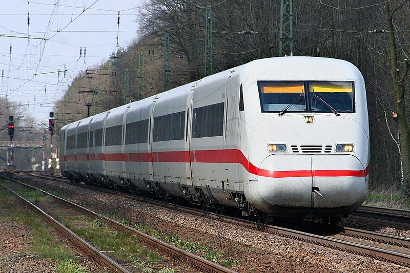 File:ICE-2-Halbzug Radbruch.jpg