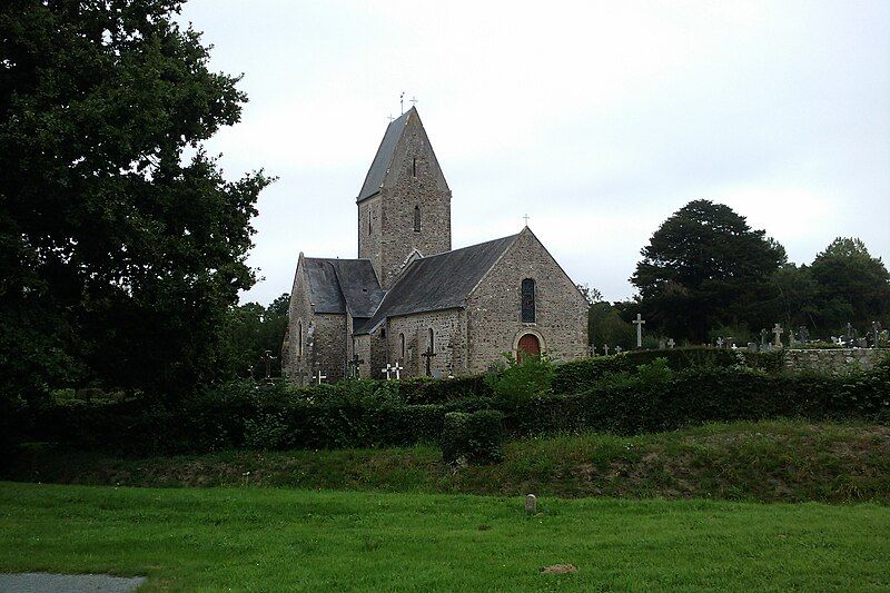 File:Mobecq - Église.jpg