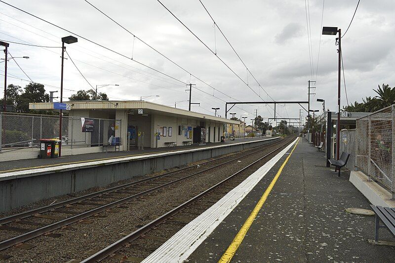 File:Ormond Railway Station.jpg