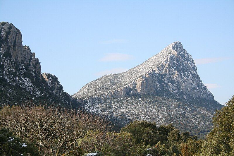 File:Pic-St-Loup--Hérault-IMG 1877.jpg