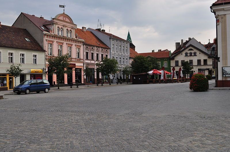 File:Rynek w Jarocinie.JPG