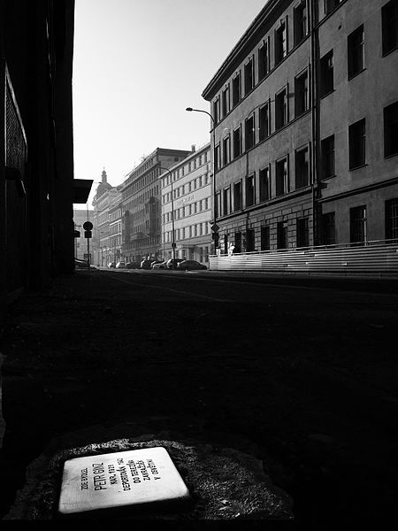 File:StolpersteinPRAHA 7.jpg