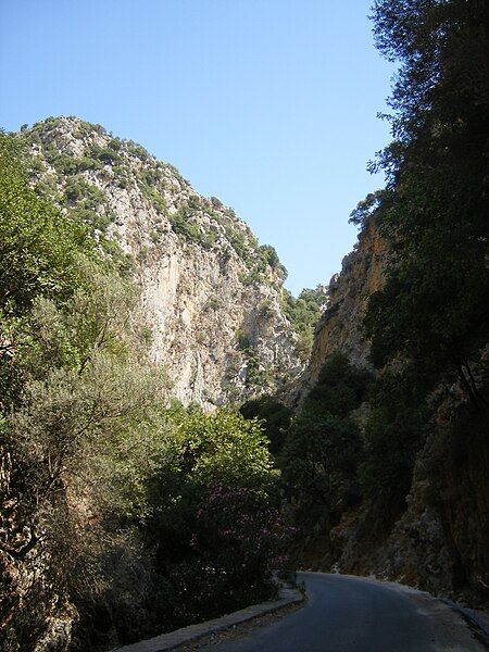 File:TherisoGorge.JPG