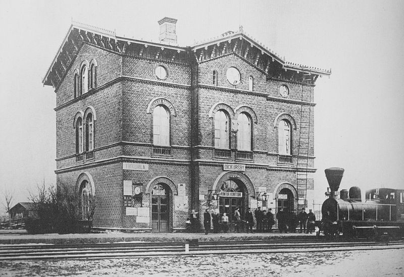 File:Tikkurila railway station.jpg