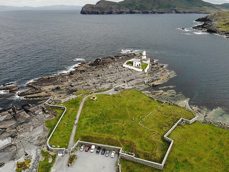 File:Valentia lighthouse.jpg