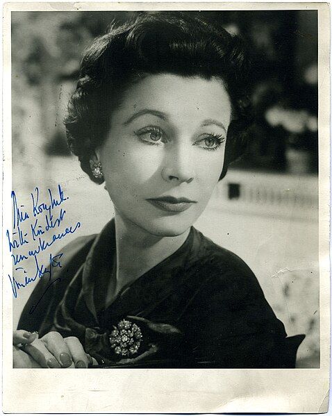 File:VivienLeighToMiaKuryluk.jpg