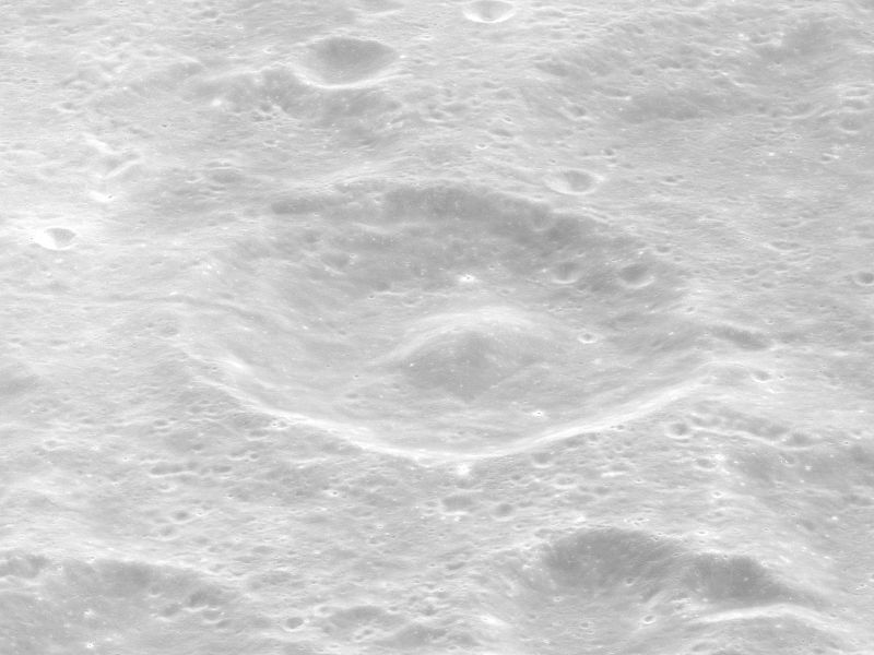 File:Behaim crater AS17-P-3152.jpg