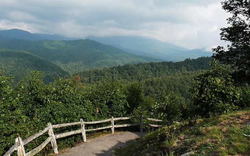 File:Cataloochee Valley-27527.jpg