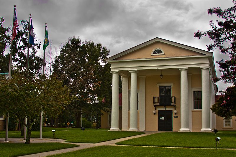 File:DinwiddieCountyCourthouse 9855.jpg