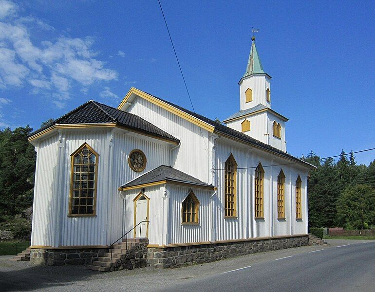 File:FV3564 Færvik kirke.jpg