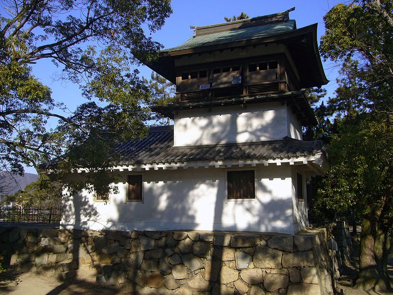 File:Fukuyama castle09s2048.jpg