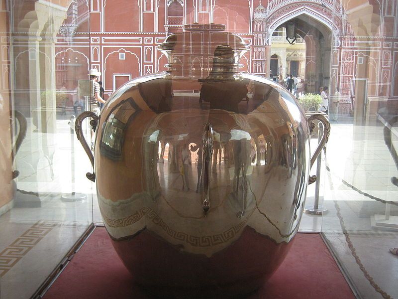 File:Gangajelies silver vessels.jpg