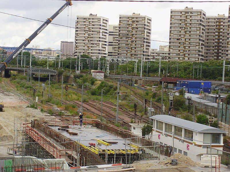 File:Gare Évangile 01.jpg