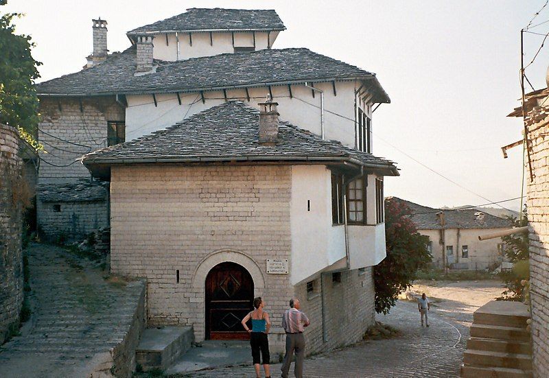 File:Hodza house.jpg