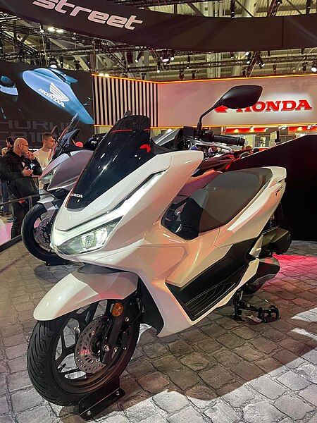 File:Honda PCX 2025.jpg