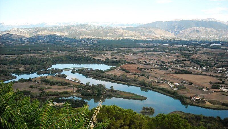 File:Lago di Isoletta.jpg