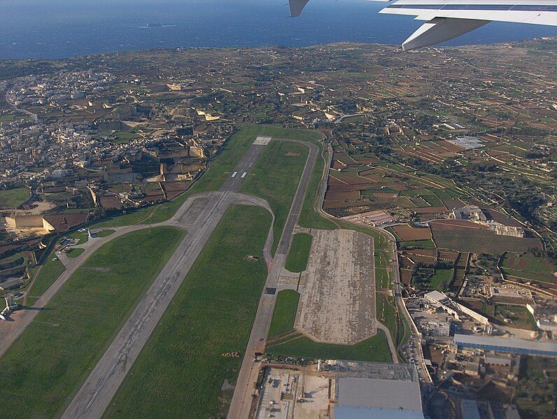 File:MLA Runway 23-05.jpg