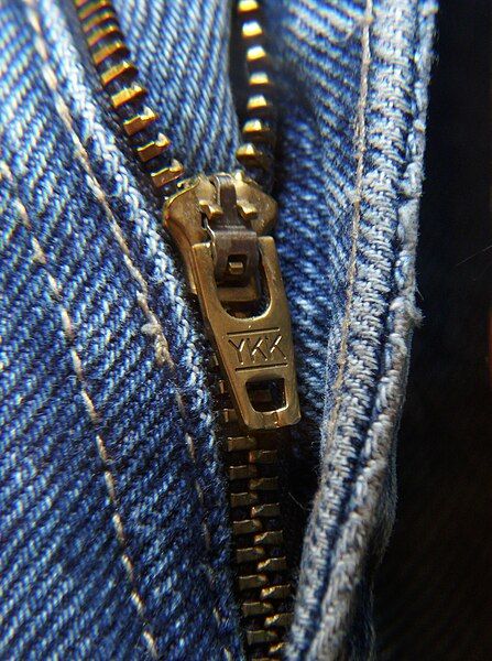 File:Macro YKK Zipper.jpg