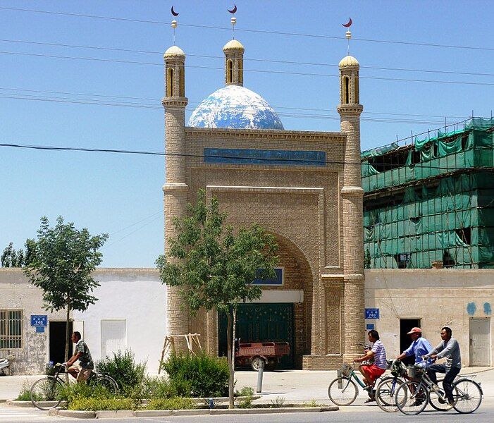 File:Mosque downtown Charklik.jpg