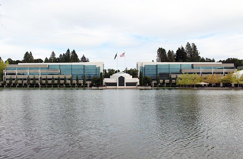 File:Nikeworldheadquarters.jpg