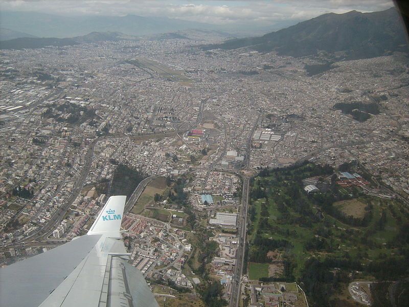 File:Quito overhead.JPG