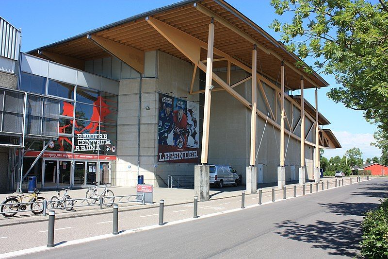 File:Rødovre Skøjte Arena.jpg