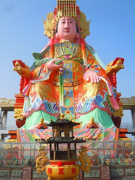 File:竹南龍鳳宮廟頂大媽祖.JPG