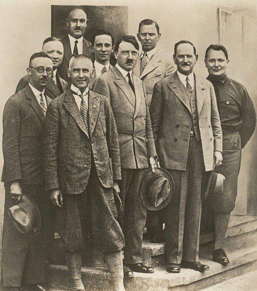 File:Adolf Hitler,Himmler,Frick,Mutschmann,Goebbels,Schaub,Epp,Goering.jpg