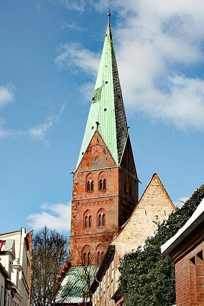 File:Aegiedienkirche Lübeck1.jpg