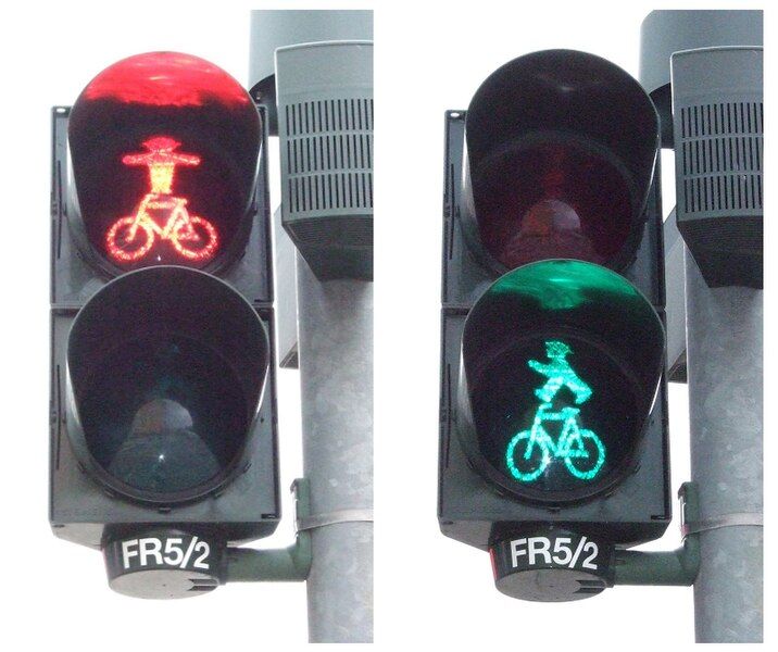 File:Ampelmaennchen Ost Fahrrad.jpg