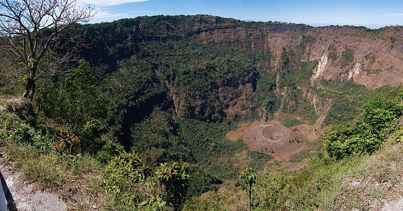 File:Boquerón crater.jpg