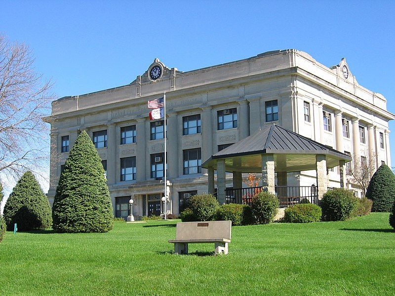 File:CourthouseSquare.jpg