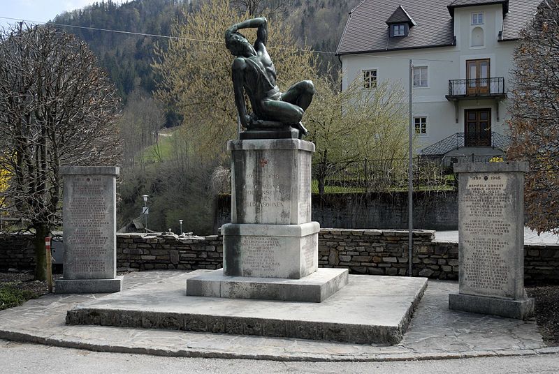 File:Kriegerdenkmal Hollenstein.JPG