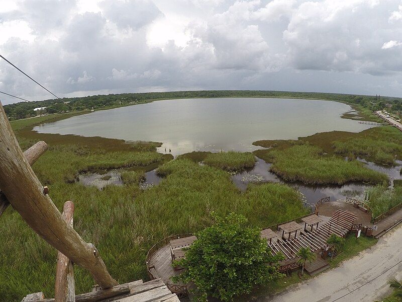 File:Lago Coba.jpg