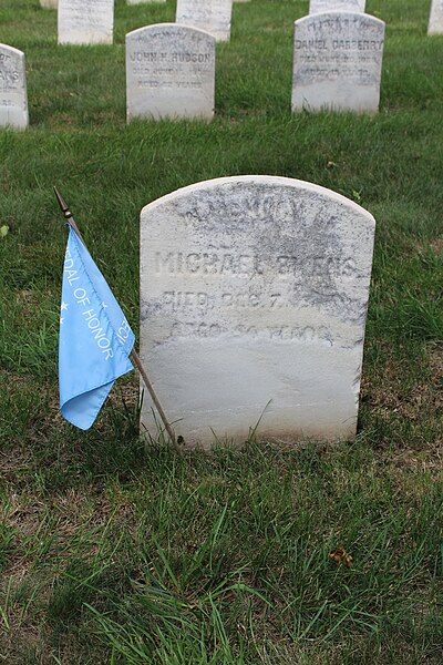 File:Michael Owens headstone.jpg