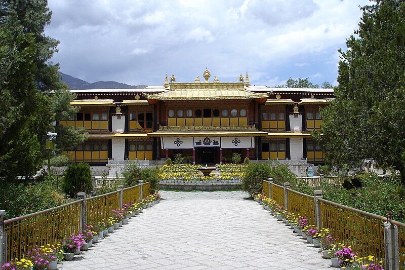 File:Norbulingka.jpg