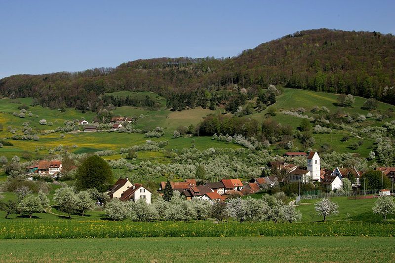 File:Oltingen-Dorf.jpg